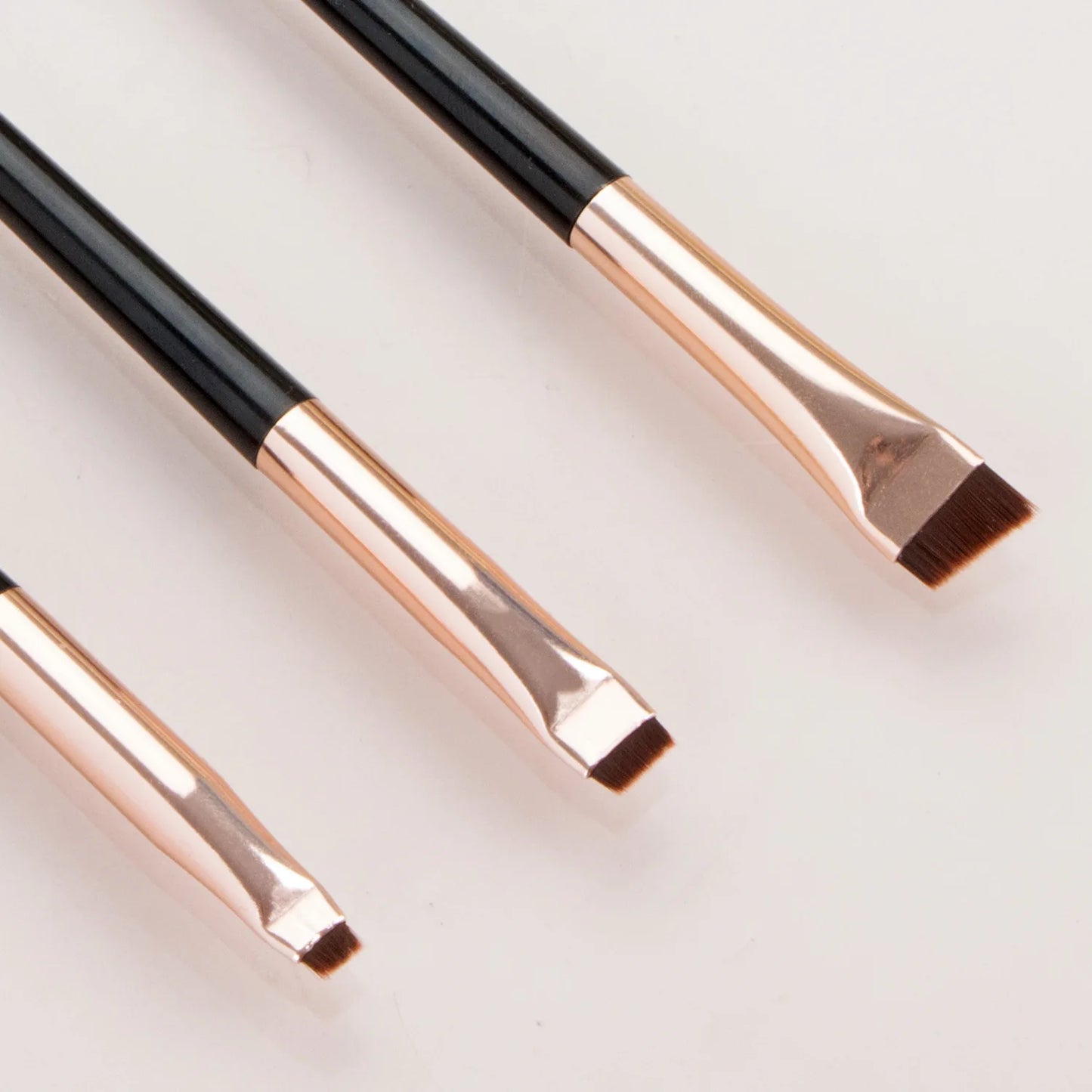 3 Pcs Edge Eyeliner Brush Set - Ultra-Thin Oblique Eyebrow & Eyeshadow Brushes for Precise Makeup Application